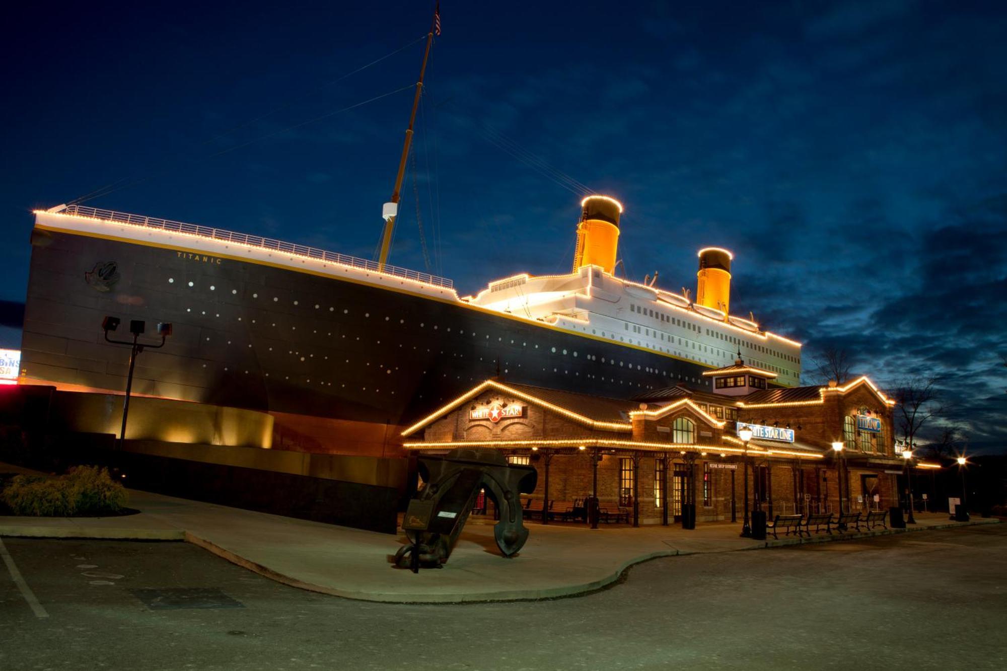 A Great Escape - Get 1089 Of Free Area Attraction Tickets For Each Paid Day, Dollywood And More! Pigeon Forge Room photo